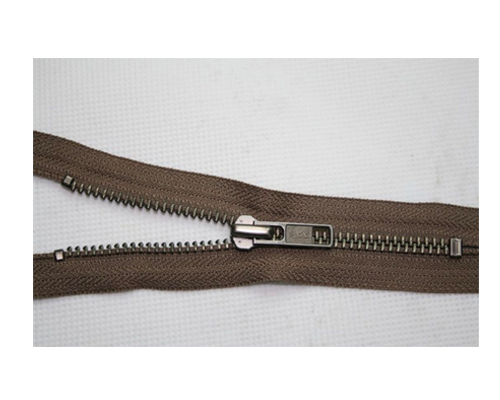 Metal zipper